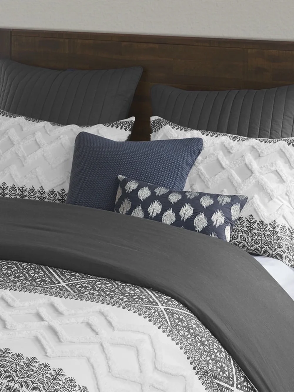 INK+IVY Mila Contemporary Cotton ComforterSet with Chenille Tufting in Gray king